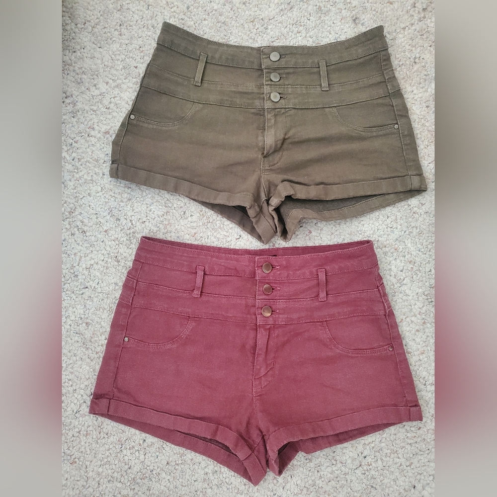 Refuge Women's high wasited button shorts